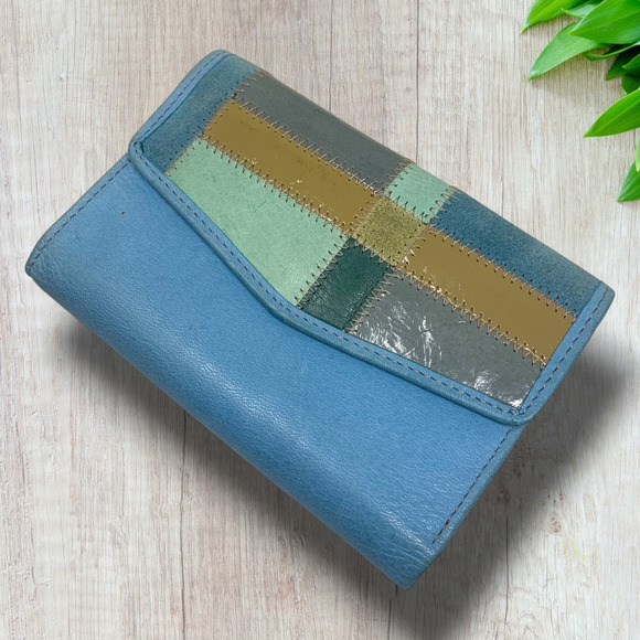 Vintage Fossil Blue Patchwork Leather Bifold Wallet ID Coin Pouch Cards Bills - Picture 2 of 6